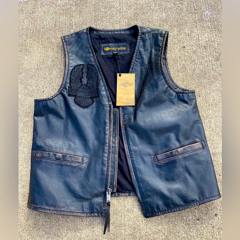 Harley Davidson Leather Vest, Large/Slim Fit, Distressed Black